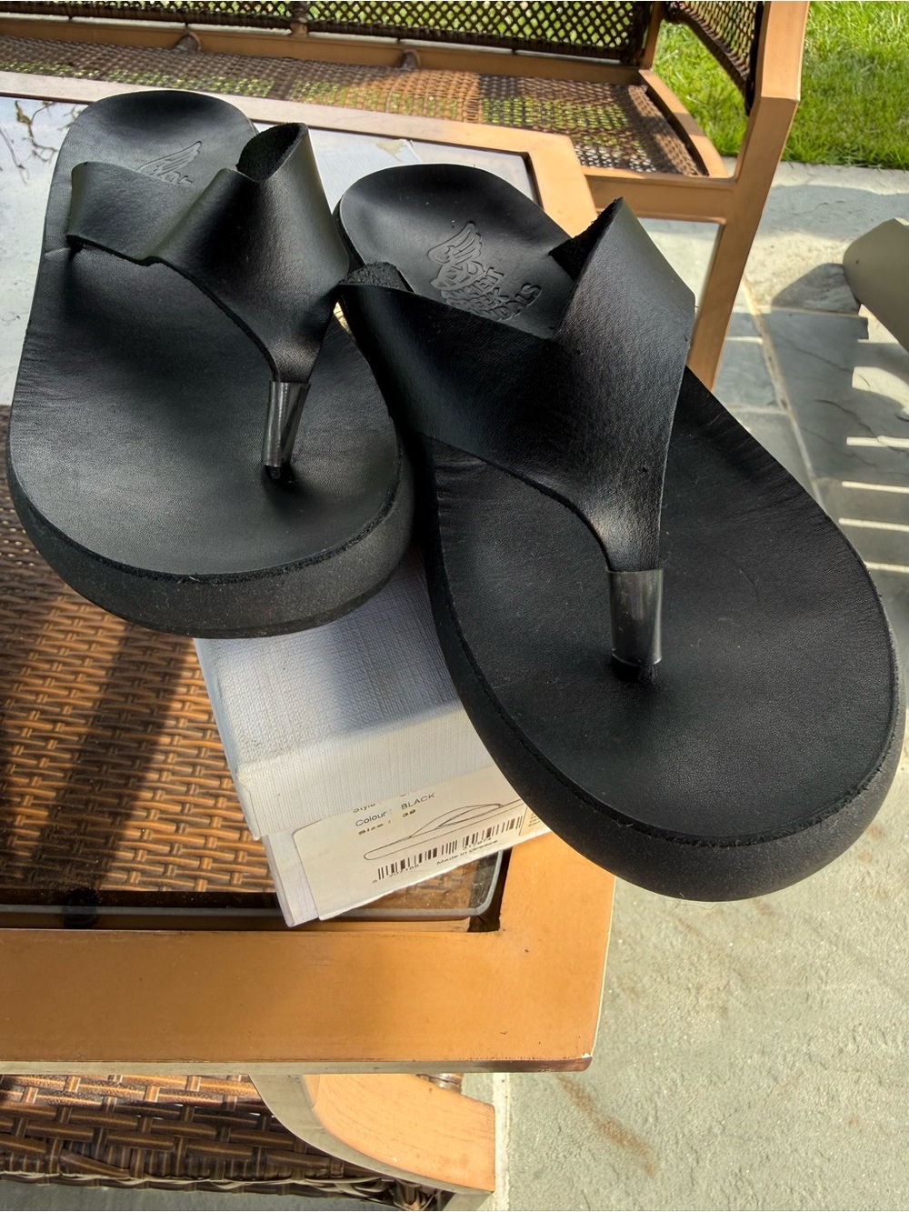 Leather sandals. Size 8.